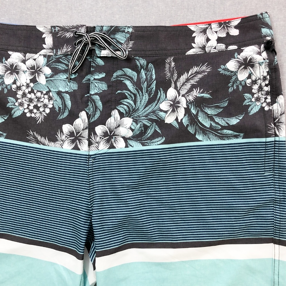 10" Aqua Gray White Stoked Floral Board Short - Picture 5 of 8